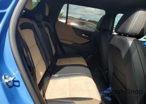 2025 Chevrolet Equinox Activ z USA, uszkodzony, nr VIN 3GNAXKEG1SL322693